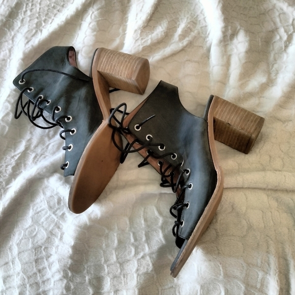 Free People Shoes collab with Jeffrey Campbell - Picture 3 of 12